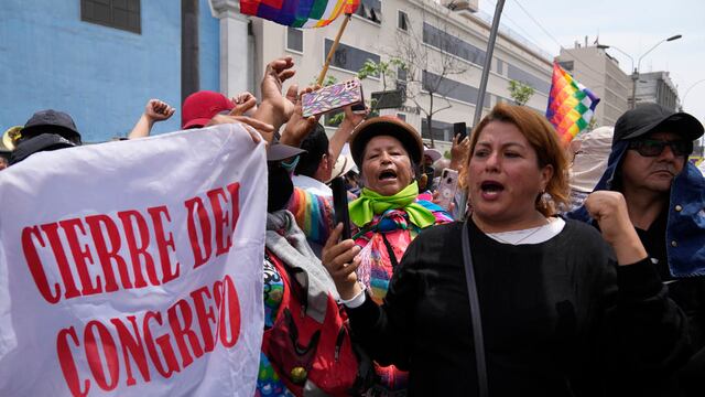Continúan las protestas en Perú y el Gobierno decretó el estado de emergencia.