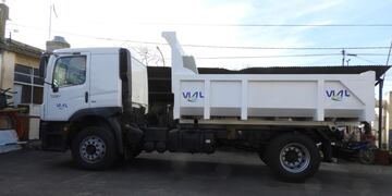 El Municipio adquirió con fondos propios un camión volcador