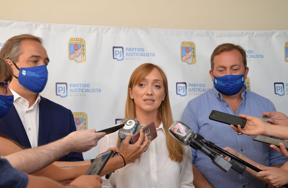 Fernández Sagasti asumió en el PJ y deslizó críticas a Suárez