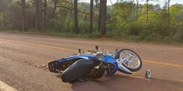 Encuentran el cadáver de un hombre junto a una motocicleta en Puerto Libertad.