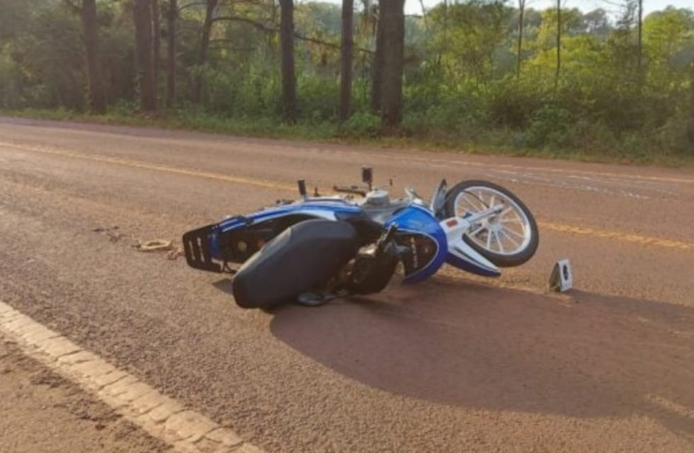 Encuentran el cadáver de un hombre junto a una motocicleta en Puerto Libertad