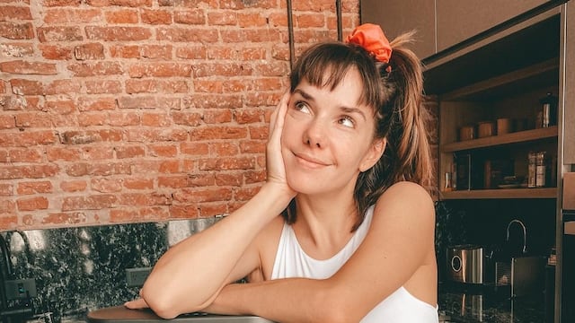 Julieta Nair Calvo lució su “bikini al revés” con un baile que se volvió viral