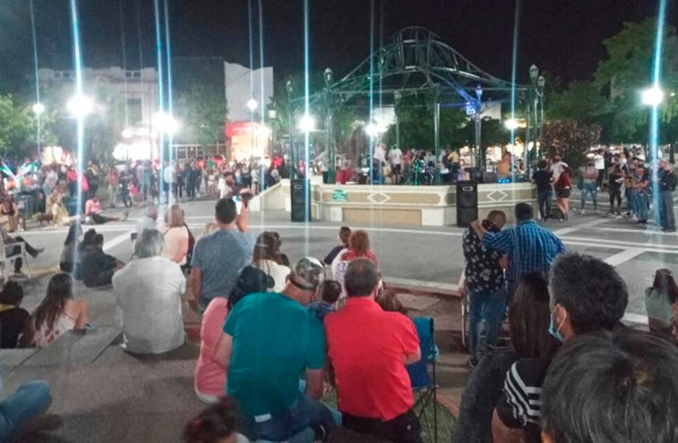 Bailarines reclamaron en Santa Rosa que los habiliten para volver a trabajar