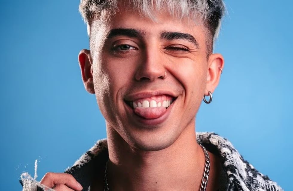 Luck Ra se tomó un avión y tuvo que ser evacuado por una amenaza de bomba