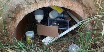 Recuperan elementos ocultos dentro de un caño de desagüe en Comandante Andresito.