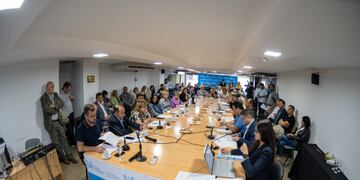 Aprobaron el proyecto de ley que busca la reducción del sueldo de la planta municipal de la ciudad de Córdoba.