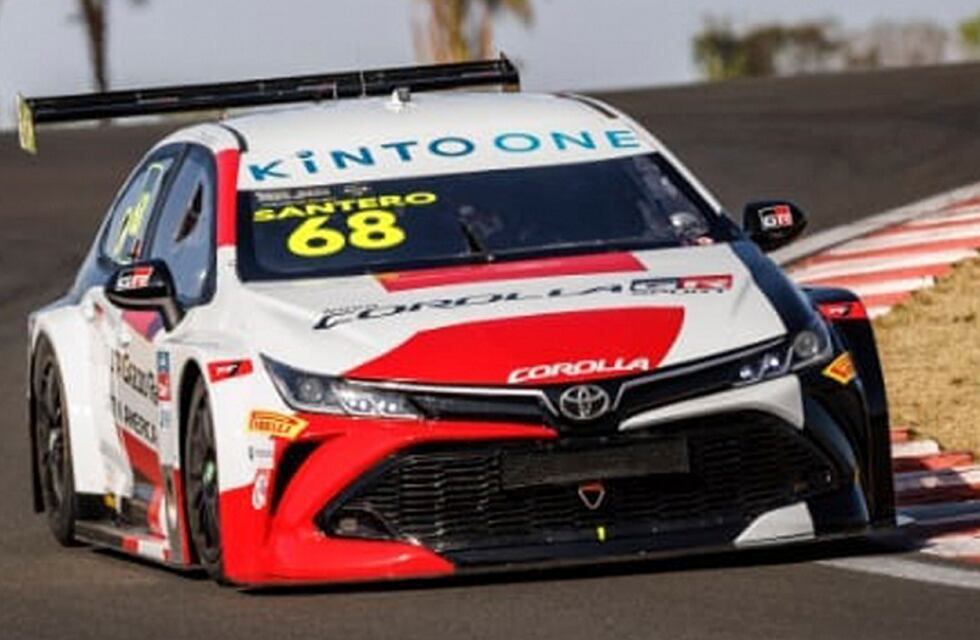 Podio de Santero con Toyota en el Stock Car brasileño