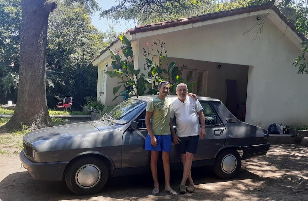 Un joven le cumplió el sueño a su abuelo de tener un auto
