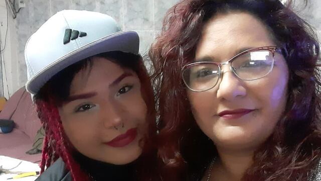 Tiziana junto a su mamá, Andrea.