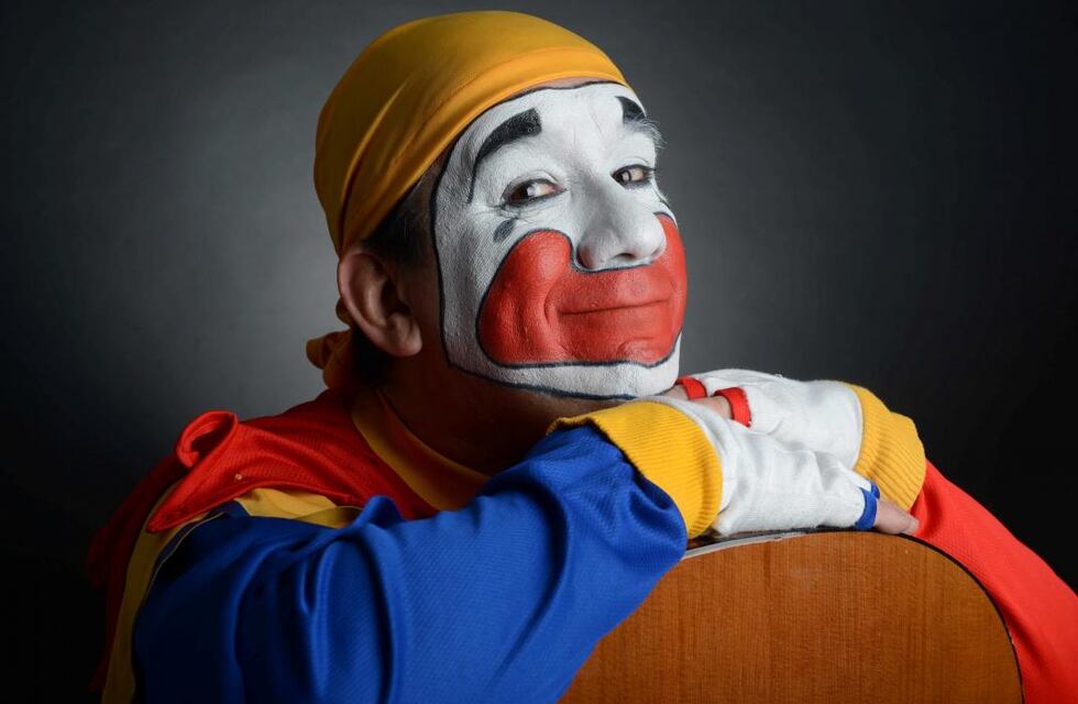 Fabián Gómez, quien interpreta a Piñón Fijo, salió a pedirle disculpas a sus hijos