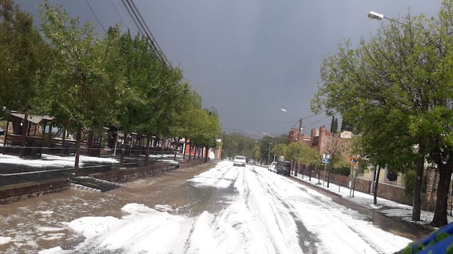 Se registraron abundantes precipitaciones este viernes, con caída de granizo en Nono y alrededores