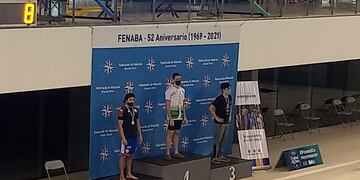 Benjamin Ghione natación Arroyito