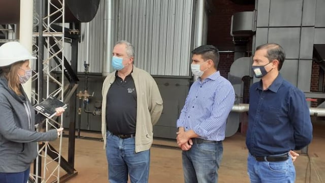 Autoridades visitaron un nuevo aserradero en Colonia Victoria.