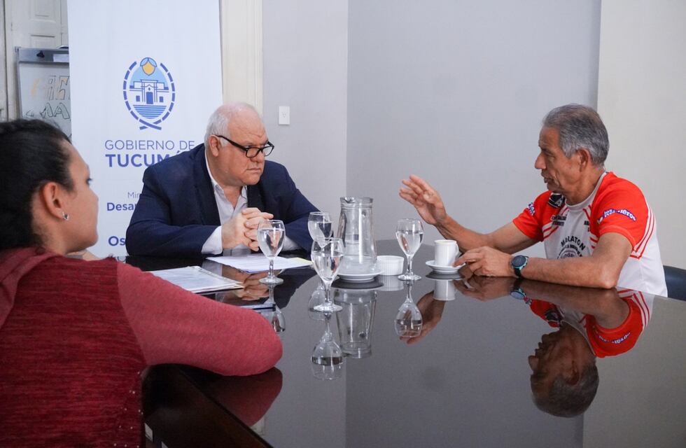Ayuda de Federico Masso a una leyenda del atletismo