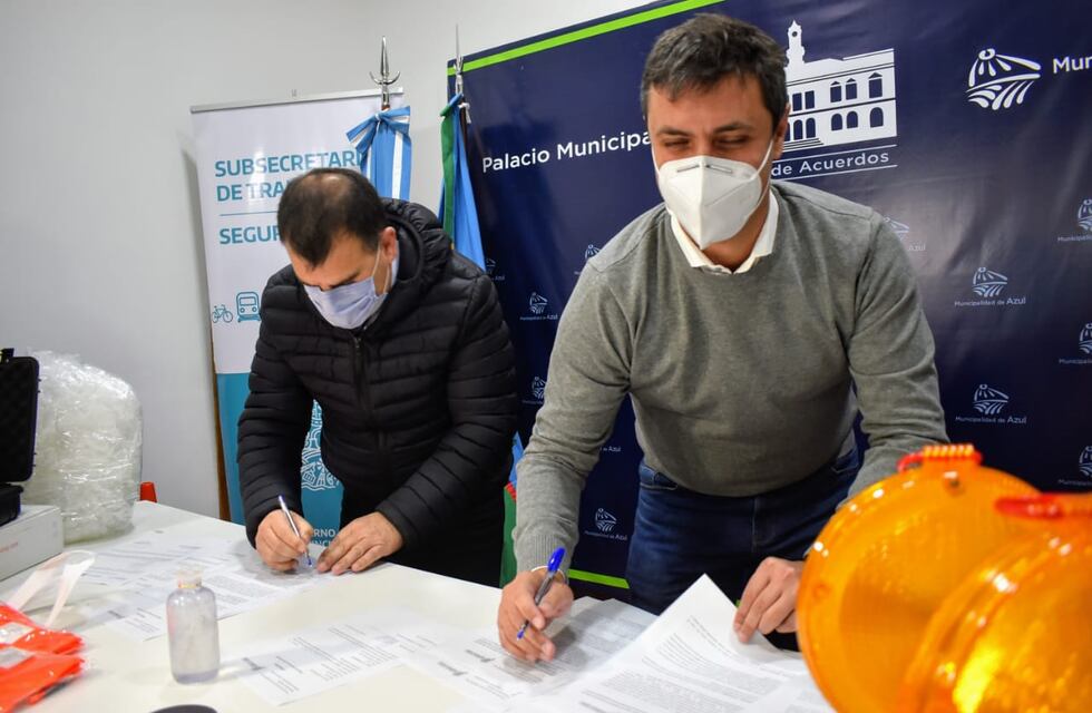 La Provincia envió un alcoholímetro y material de seguridad vial para el municipio de Azul
