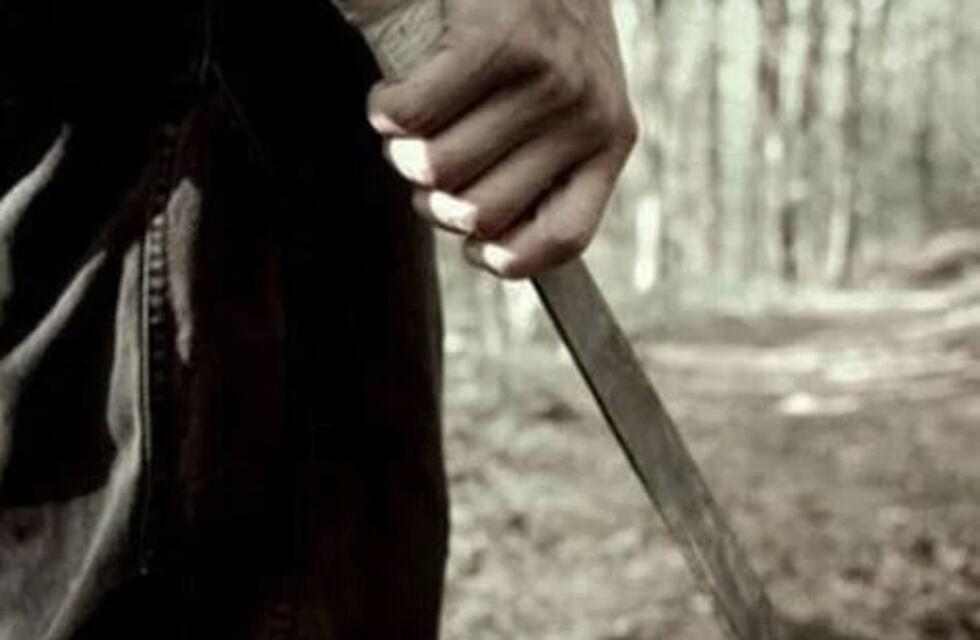 Dos jóvenes denunciaron que fueron atacados a machetazos en un bar pool en San Pedro