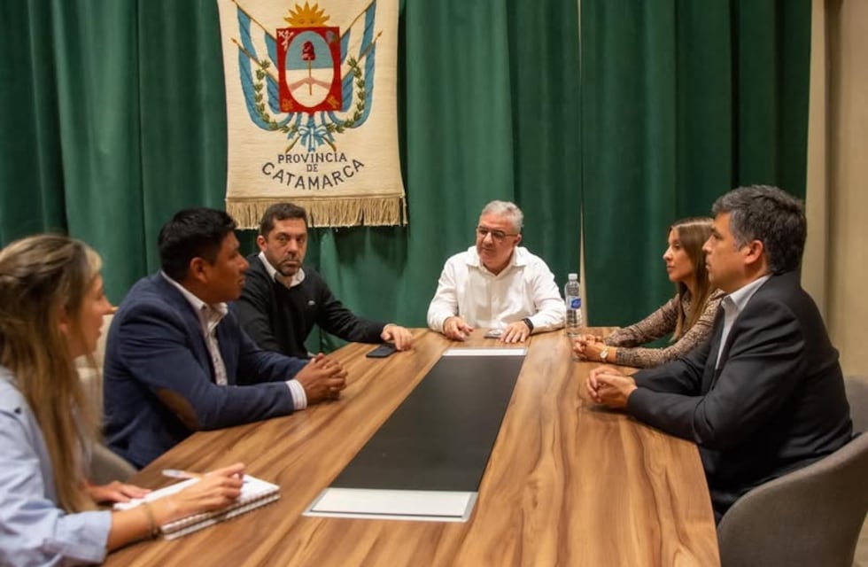 Acuerdan una mesa de trabajo para el desarrollo turístico en Fiambalá