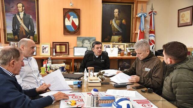 Firma del acta por un incremento del 10 por ciento para abril.