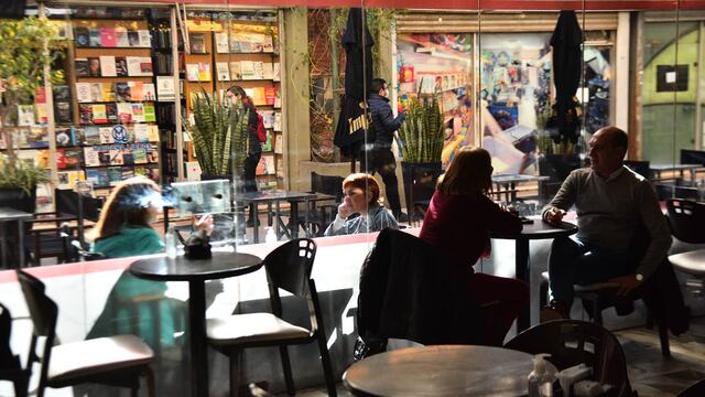 bar El Quijote en General Paz y Deán Funes. Se levantan las restricciones. 
Reapertura de bares y confiterías en la ciudad de Córdoba
(Pedro Castillo/La Voz)
