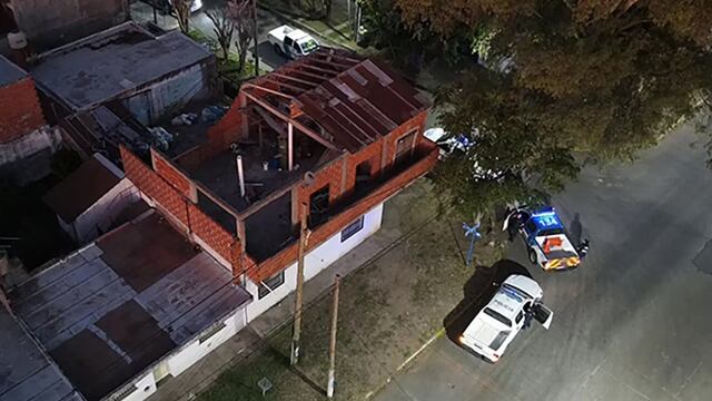 Se atrincheró con su familia en su casa, le disparó a la policía y luego se suicidó.