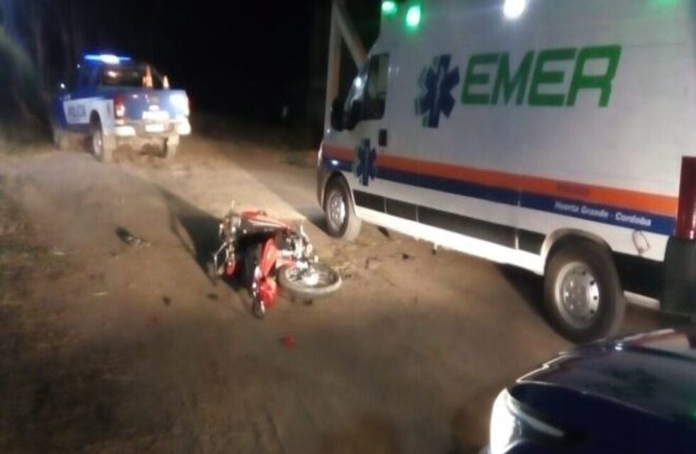 Accidente en Marull: dos jóvenes pierden el control del rodado y caen a la vera del río