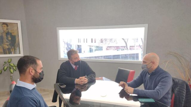 El Gobierno municipal mantuvo una reunión con el Director de la Departamental Punilla Cristian Cattaneo.