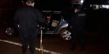 Tras un accidente, abandonan vehículo oriundo de Buenos Aires.