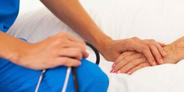 Acompañantes terapéuticos solicitan ayuda de obras sociales para agilizar pagos.