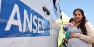 Cómo solicitar la Asignación Familiar por Prenatal de ANSES.