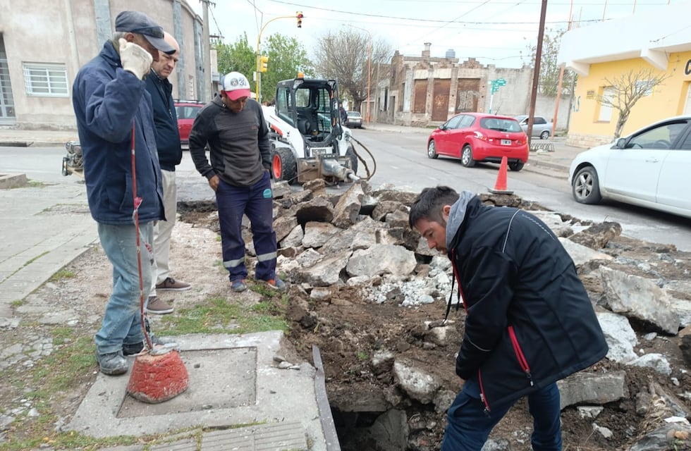 Punta Alta: corte de media calzada en calle Buchardo y Urquiza