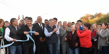 aldo inauguró la pavimentación de un tramo importante en la Ruta 334, lo que permitirá una mejor circulación y beneficia a los habitantes de la zona.