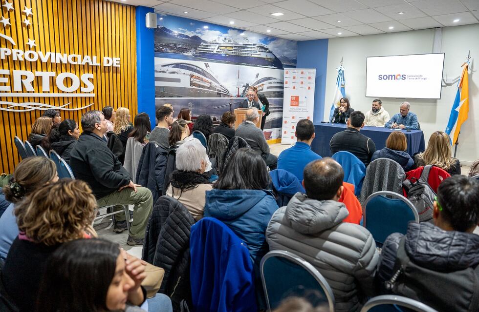 Firman un acuerdo para la protección de niños y adolescentes sin cuidados parentales