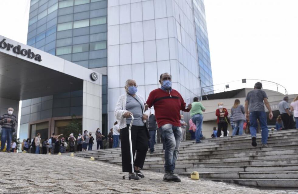 Vacunaron contra el COVID-19 a 4.420 personas más en Córdoba
