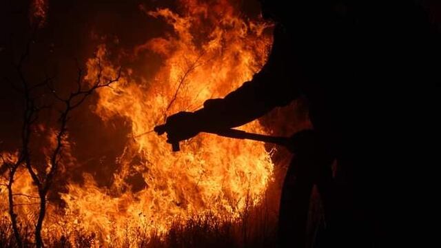 Incendio entre La Cumbre y San Esteban. (Gentileza: Ariel Luna)