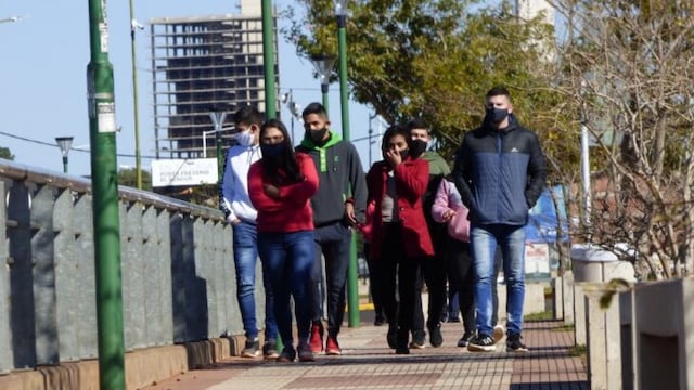 Para denuncias comunicarse al número de teléfono 3764-699993 perteneciente a la Dirección General de Control Comunal del municipio.