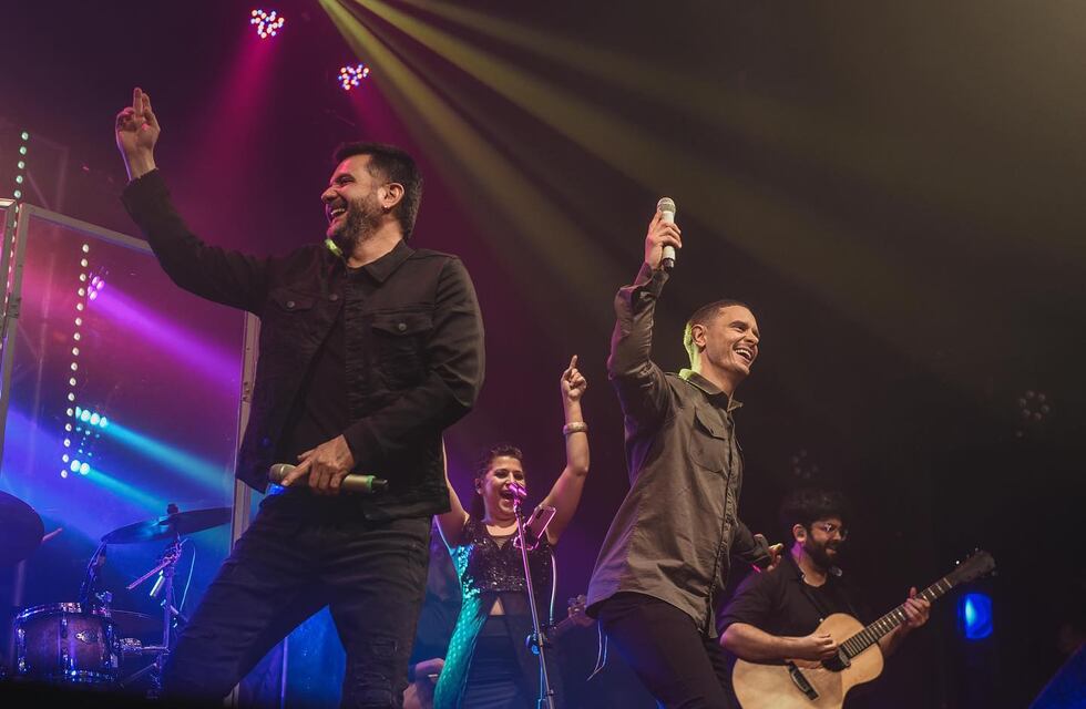 Pérez: las fans de Elías asistieron al concierto que se realizó en la Sala Lavardén