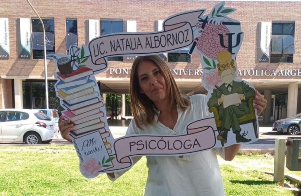 Fue víctima de violencia de género, pudo dejar atrás su pasado y a los 42 años se recibió de psicóloga