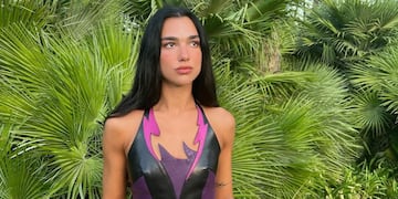 Dua Lipa incendió las redes sociales con un look único. Foto: Instagram.