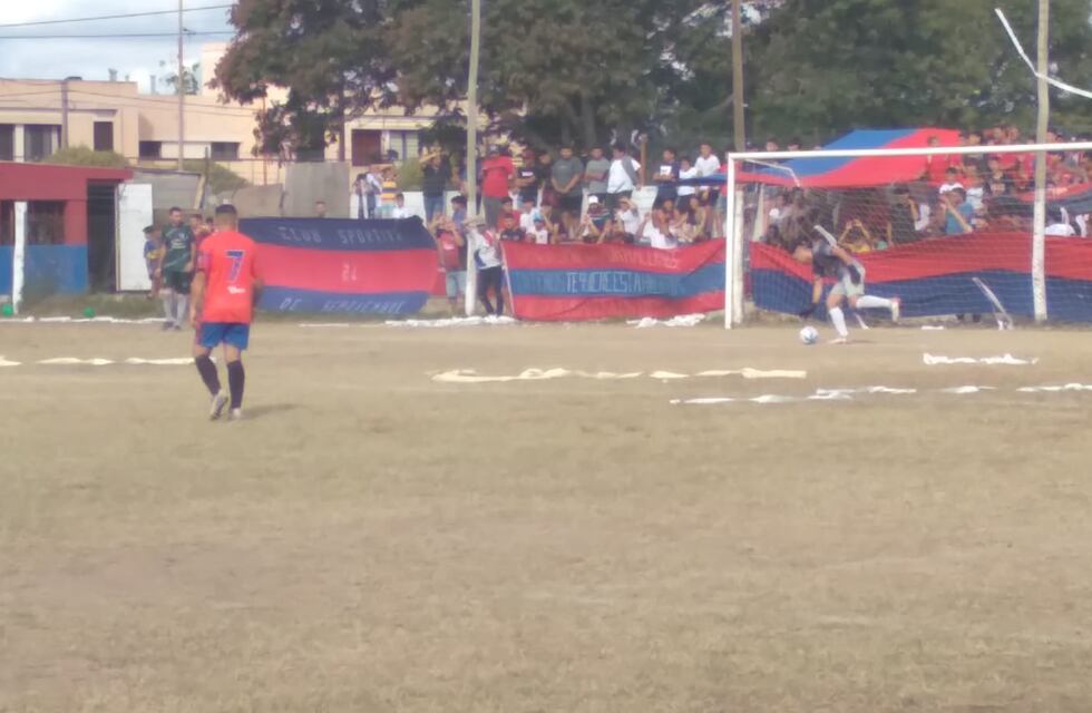 El Sportivo 24 cayó ante Sarmiento de Santiago Temple por 2 a 0 en la Oeste