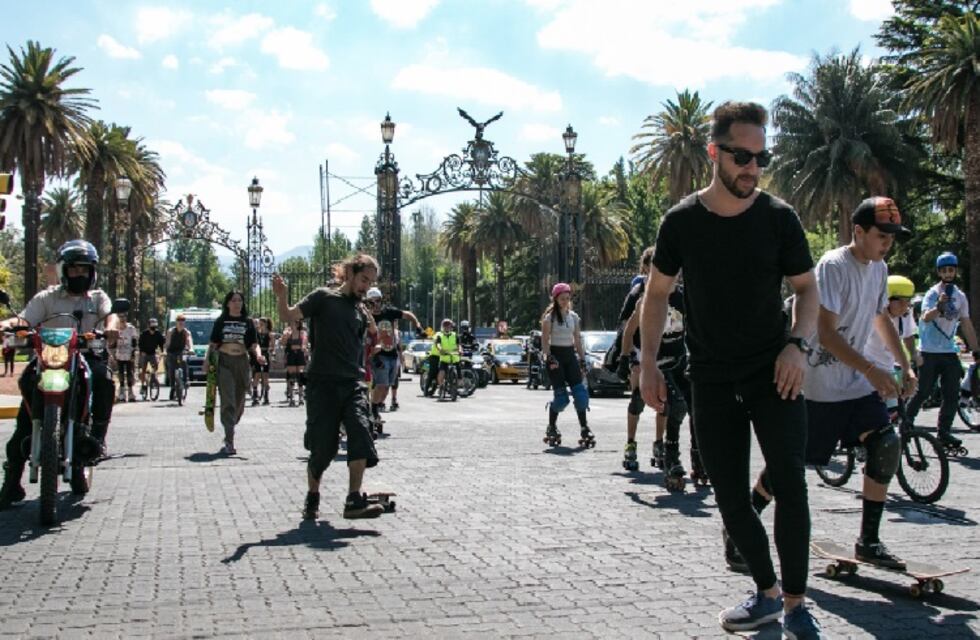 Pateada en Ciudad: 50 jóvenes celebraron un encuentro de deportes urbanos