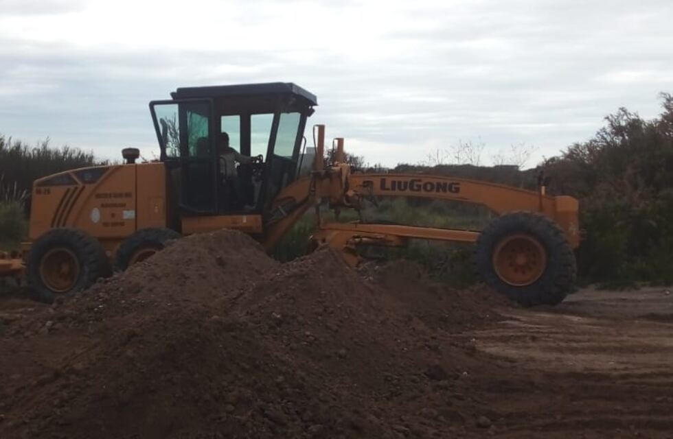 Se construyen dos estacionamientos en Reta