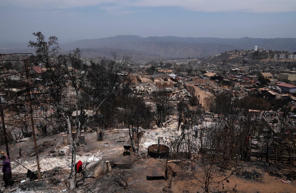 Chile: suman 122 las víctimas fatales por los incendios forestales
