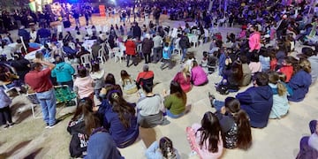 Familias de El Challao y Panquehua se dieron cita en el Parque de la Familia para elegir a sus representantes para le Viesta de la Vendimia 2021 de Las Heras. Gentileza MLH