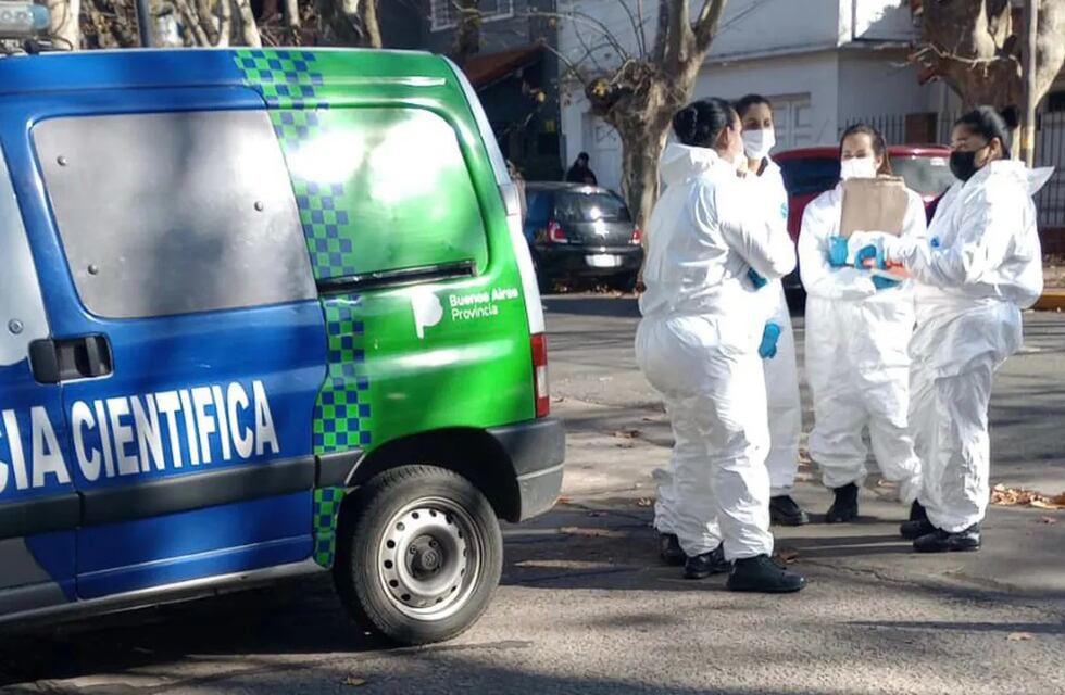 Vicente López: hallan a un chico y a su madre asesinados y creen que el padre los mató y luego se suicidó con veneno