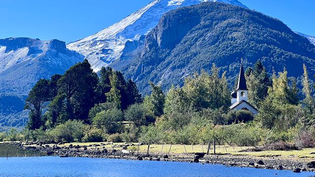 El Gobierno anulará la resolución que declaró sitio sagrado mapuche al volcán Lanín.