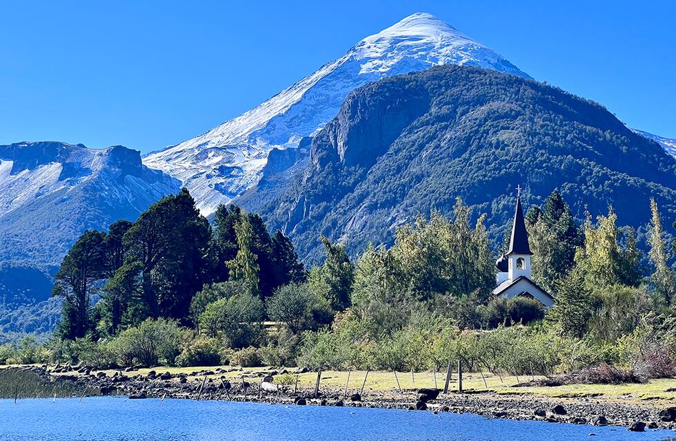 Polémica en Neuquén: el Gobierno anulará la resolución que declaró sitio sagrado mapuche al volcán Lanín