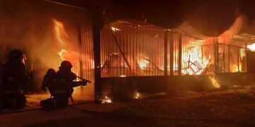 Se desató un incendio en una casa ubicada en el barrio Ludueña.