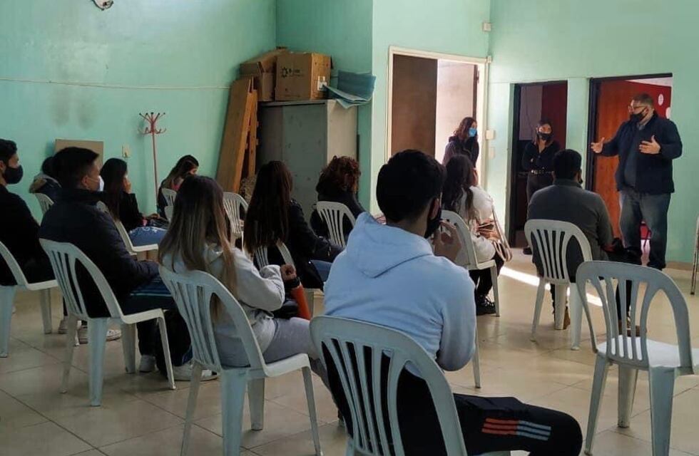 480 jóvenes maipucinos reciben capacitaciones para su inserción laboral