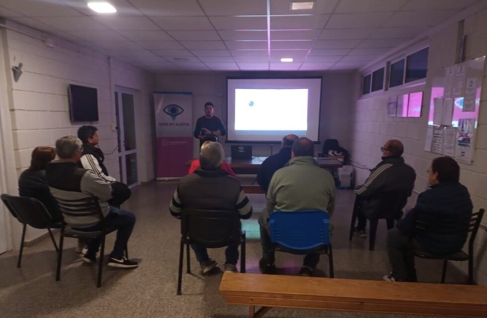 Vecinos del barrio Italia se capacitaron sobre el uso de Ojos en Alerta