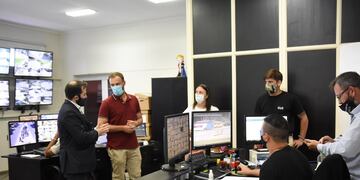 Prueba de cámaras y botones antipánico en la previa del regreso de los minibuses.